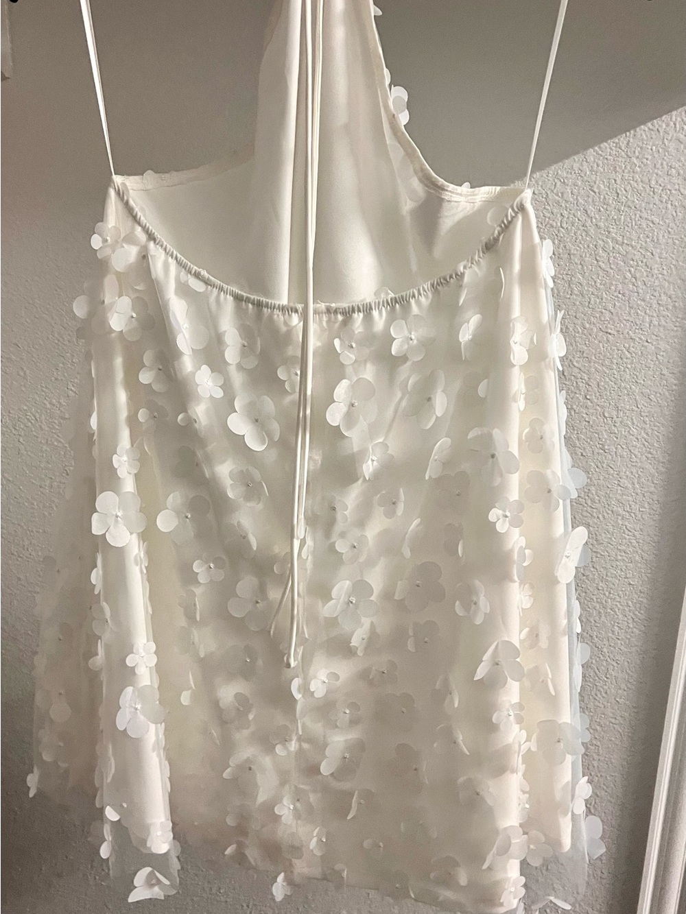 White Mini Dress with 3D Floral Appliqués. Size: M - Picture 2 of 8